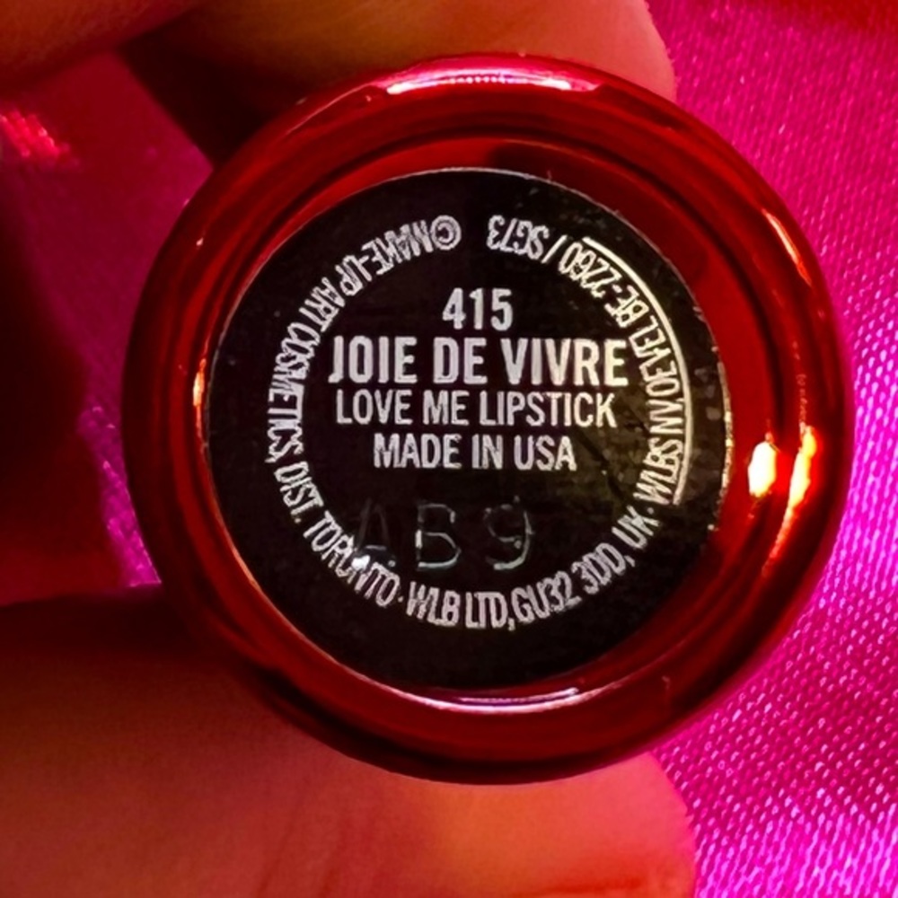HP🎊🎊MAC Cosmetics Love Me Lipstick 415 JOIE DE VIERE- Deep Plum. Retired color - Picture 5 of 9